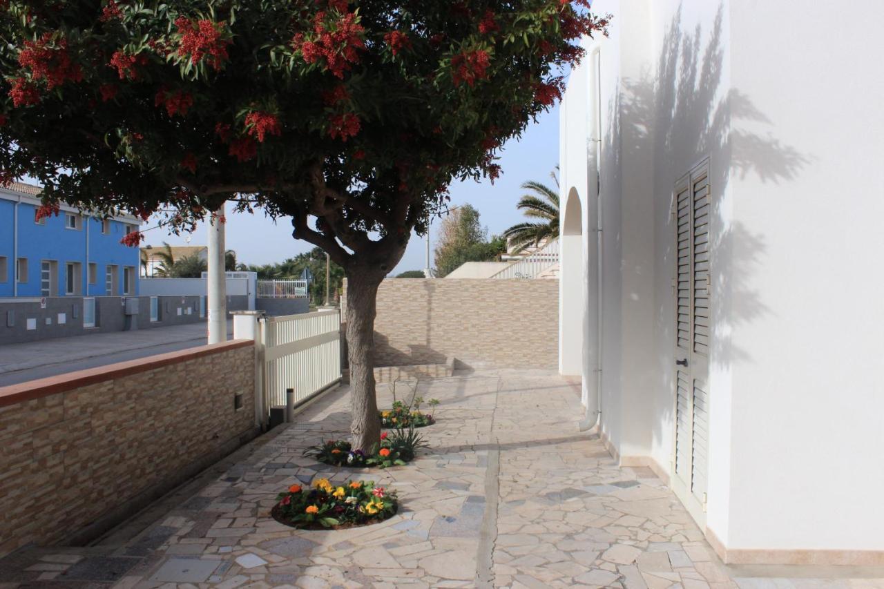 Villa Rosso Corallo Punta Secca Buitenkant foto
